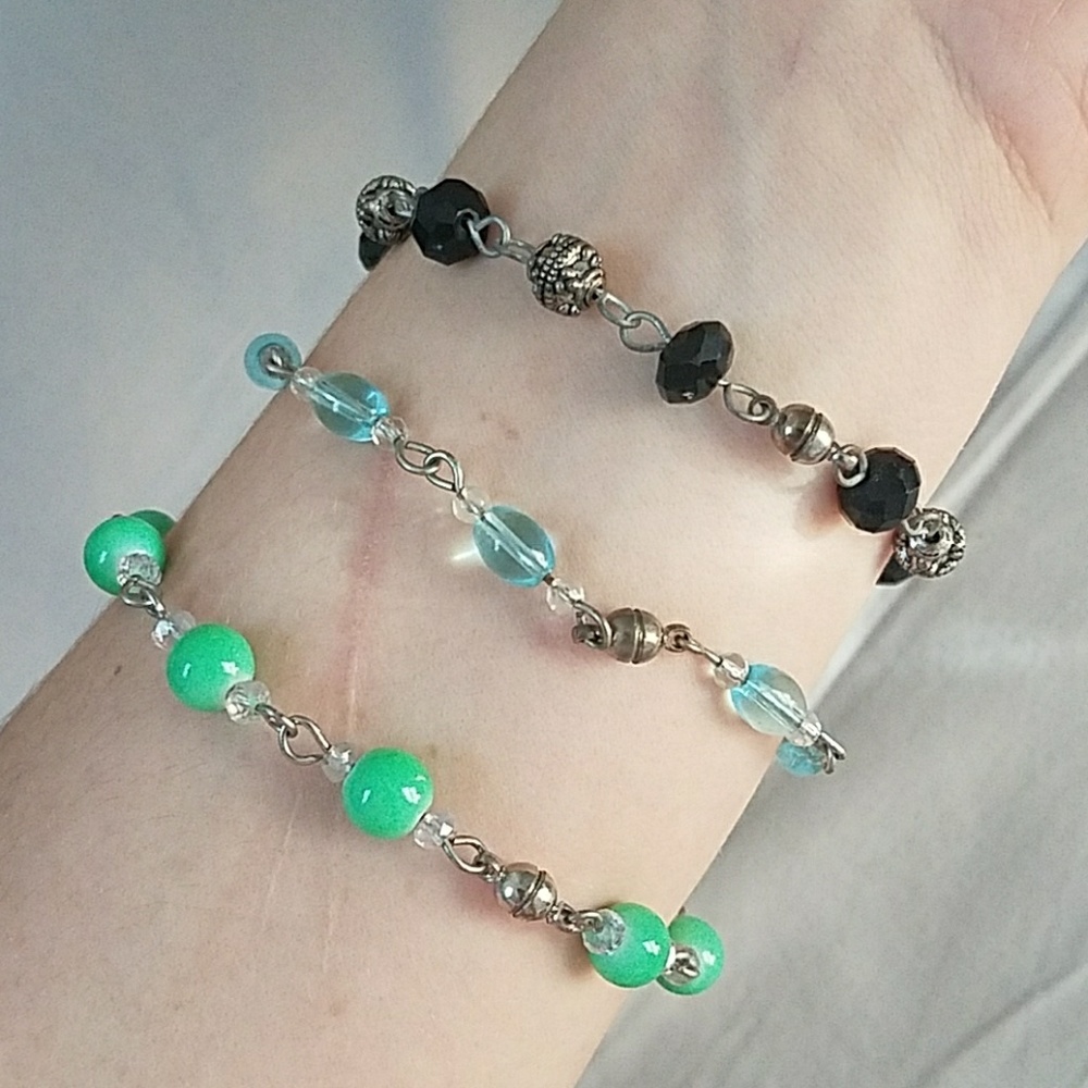 Set of 3 magnetic  bracelets !